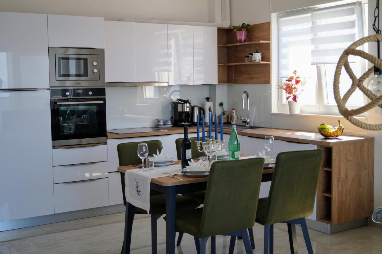 Apartment Ivona With Beautiful Seaview Makarska Exterior foto